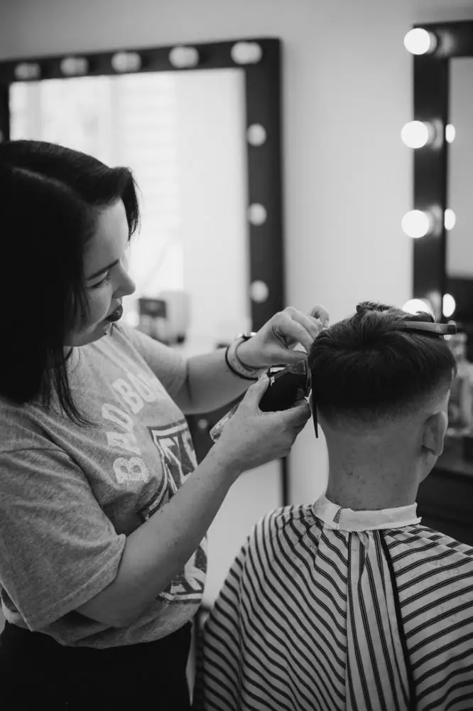 Varda Barber photo 3